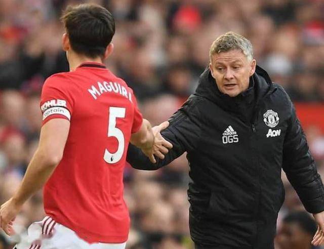  曼联马奎尔低级失误，滕哈格赛后暗示或弃用队长  