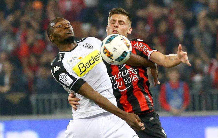  布雷斯特,积分榜领跑,轻取,副班长第戎  